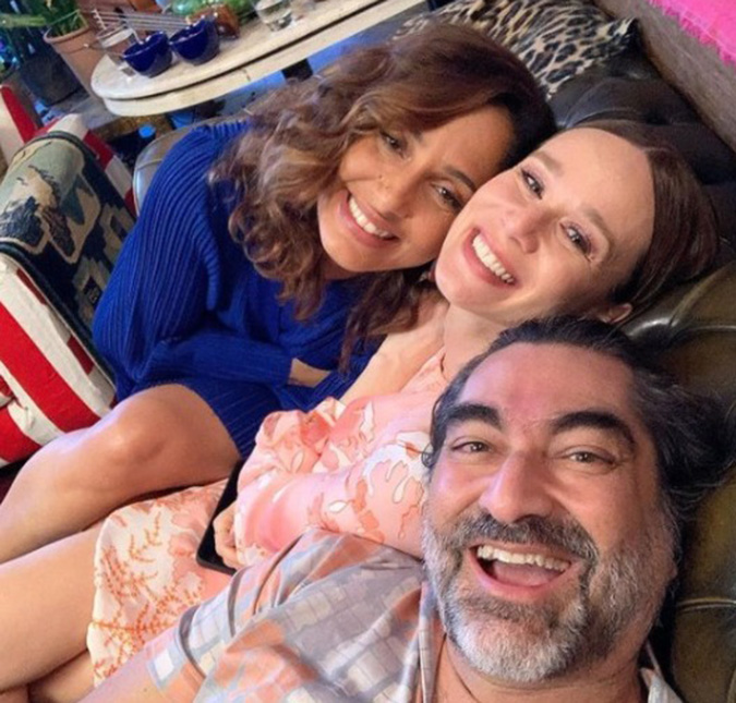 Zeca Camargo compartilha encontro com Camila Pitanga e Mariana Ximenes: <i>É bom estar junto</i>