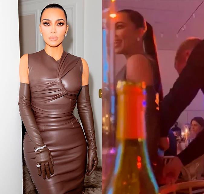 Kim Kardashian tem zíper de vestido aberto durante evento em Nova York