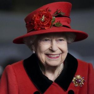 Carga horária da Rainha Elizabeth II é reduzida pela primeira vez em mais de uma década