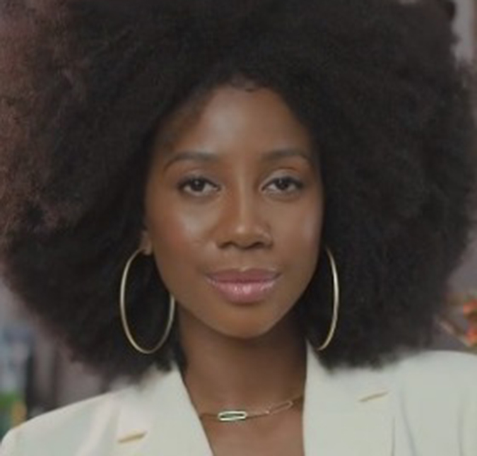 Camilla de Lucas mudou o visual e apostou no cabelo <i>black power: Meu cabelo voltou, não é de agora</i>