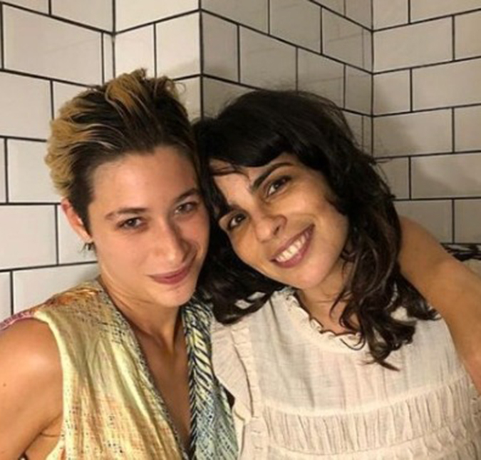 Luisa Arraes e Maria Ribeiro trocam carinho na <i>web</i>, confira!