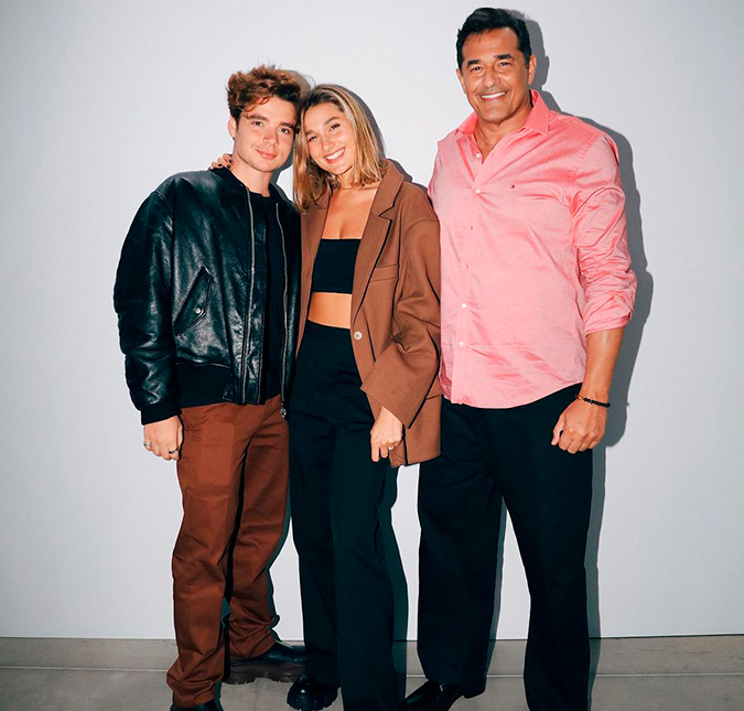 Sasha Meneghel e João Figueiredo fazem homenagem para Luciano Szafir após desfile no <i>SPFW: Que orgulho</i>