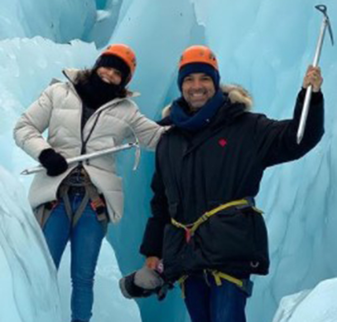 Tadeu Smith compartilha cliques de sua viagem para Islândia com esposa: <i>Foi demais</i>