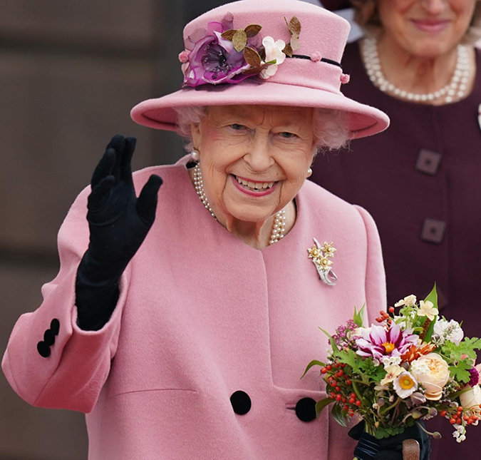 Rainha Elizabeth II tem melhora em sua saúde e deixa família real mais tranquila, diz jornal