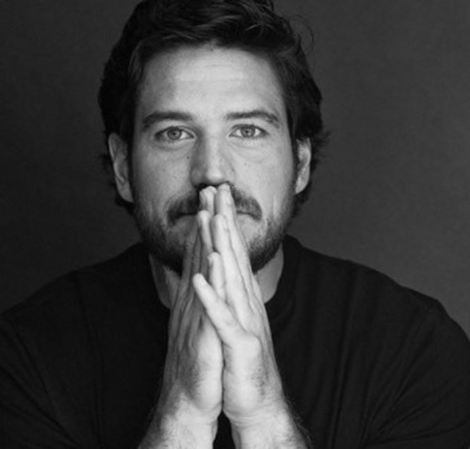 Marco Pigossi agradece apoio dos fãs após assumir relação com cineasta, Marco Calvani: <i>O ódio vem do medo</i>