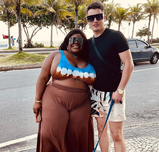 Jojo Todynho manda recado para internautas que acham noivo interesseiro: <I>Língua grande para falar</i>