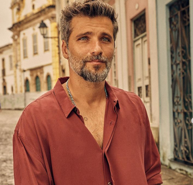 Bruno Gagliasso é confundido com <I>fake</i> e brinca com a situação