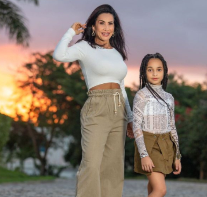 Scheila Carvalho combina <I>look</i> com a filha, veja!