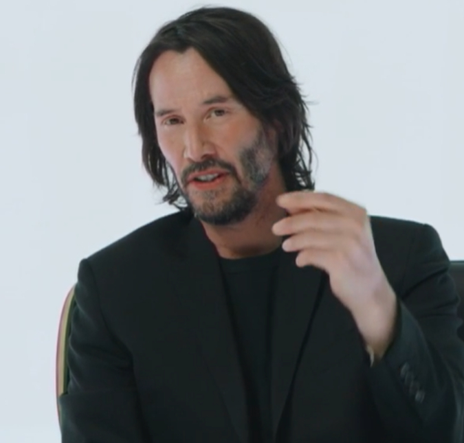 Keanu Reeves abre o jogo sobre o retorno de Neo em <I>Matrix Resurrections</i> durante a <I>CCXP 21</i>