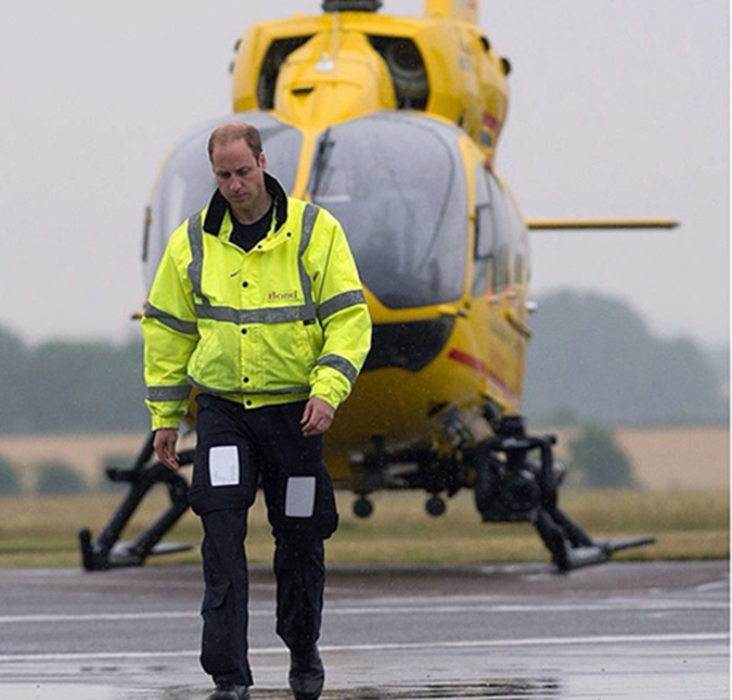 Príncipe William fala sobre experiência traumática durante trabalho como piloto de ambulância aérea: -<i>É uma sensação fora do comum</i>