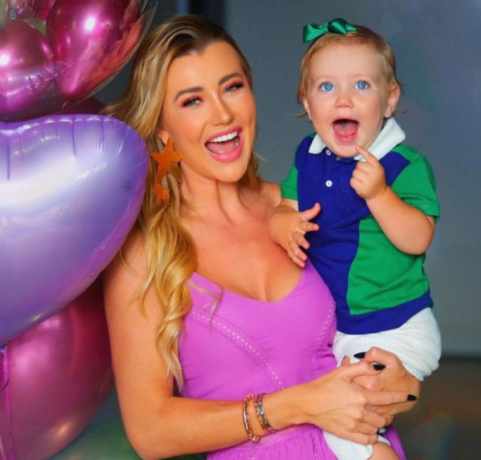 Ana Paula Siebert compartilha <I>clicks</i> de reencontro com a filha