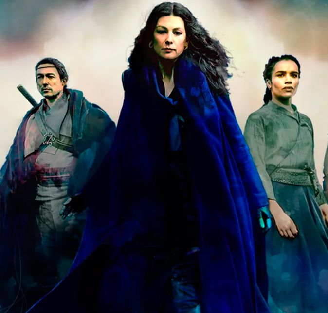 A Roda do Tempo foi um dos sucessos originais da Amazon Prime. A série de fantasia, que trás Rosamund Pike e Álvaro Morte no elenco, acompanha Moiraine, membro de uma organização mágica, que leva cinco jovens em uma jornada cheia de desafios, acreditando que um deles pode ser o Dragão Renascido, um indivíduo poderoso que, segundo a profecia, irá salvar ou destruir o mundo.