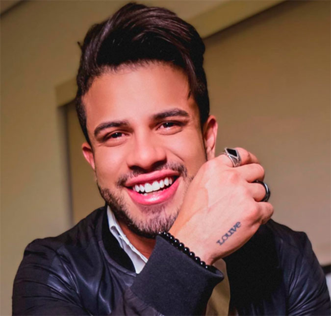 Cantor do <i>hit Coração Cachorro</i> é preso após ameaçar ex-mulher, diz colunista