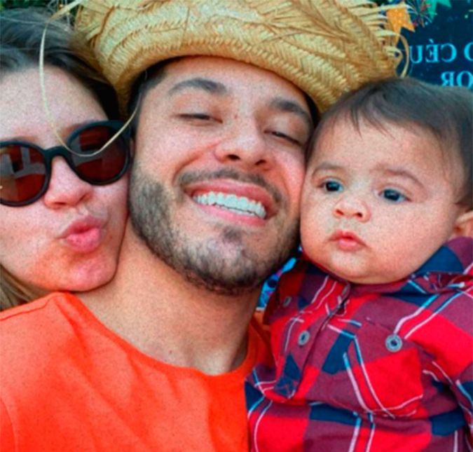 E já teve festa junina em família também! A foto, aliás, foi relembrada por Murilo quando ele falou sobre a morte da cantora e ex-companheira. E já teve festa junina em família também! A foto, aliás, foi relembrada por Murilo quando ele falou sobre a morte da cantora e ex-companheira.