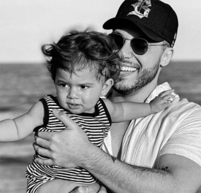 O que será que o Leozinho viu ali?, brincou ele ao publicar a foto acima, em que os dois aparecem curtindo uma praia. O que será que o Leozinho viu ali?, brincou ele ao publicar a foto acima, em que os dois aparecem curtindo uma praia.