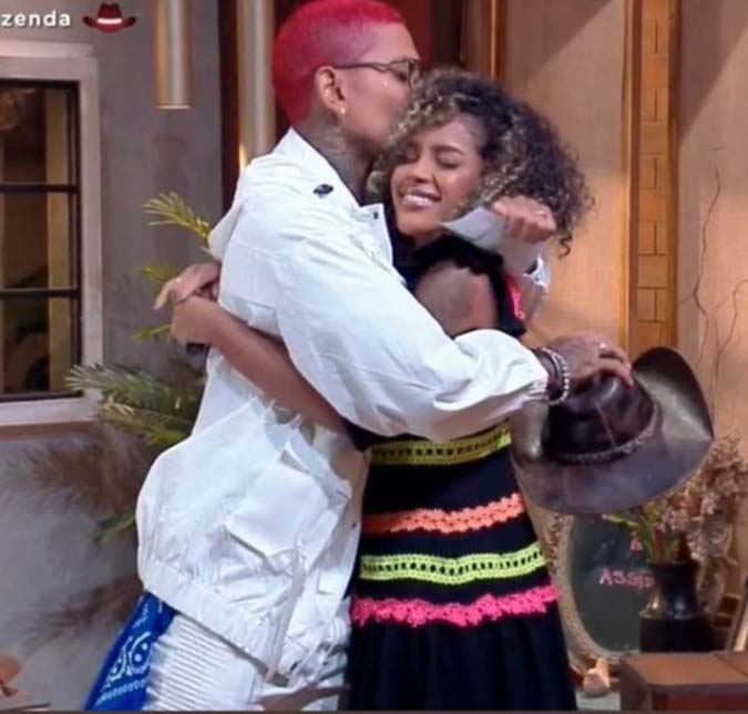 Após eliminação em <i>A Fazenda</i>, Dynho e Sthe negam <i>affair</i>: <i>Eu fiquei muito triste de ter essa interpretação do público</i>