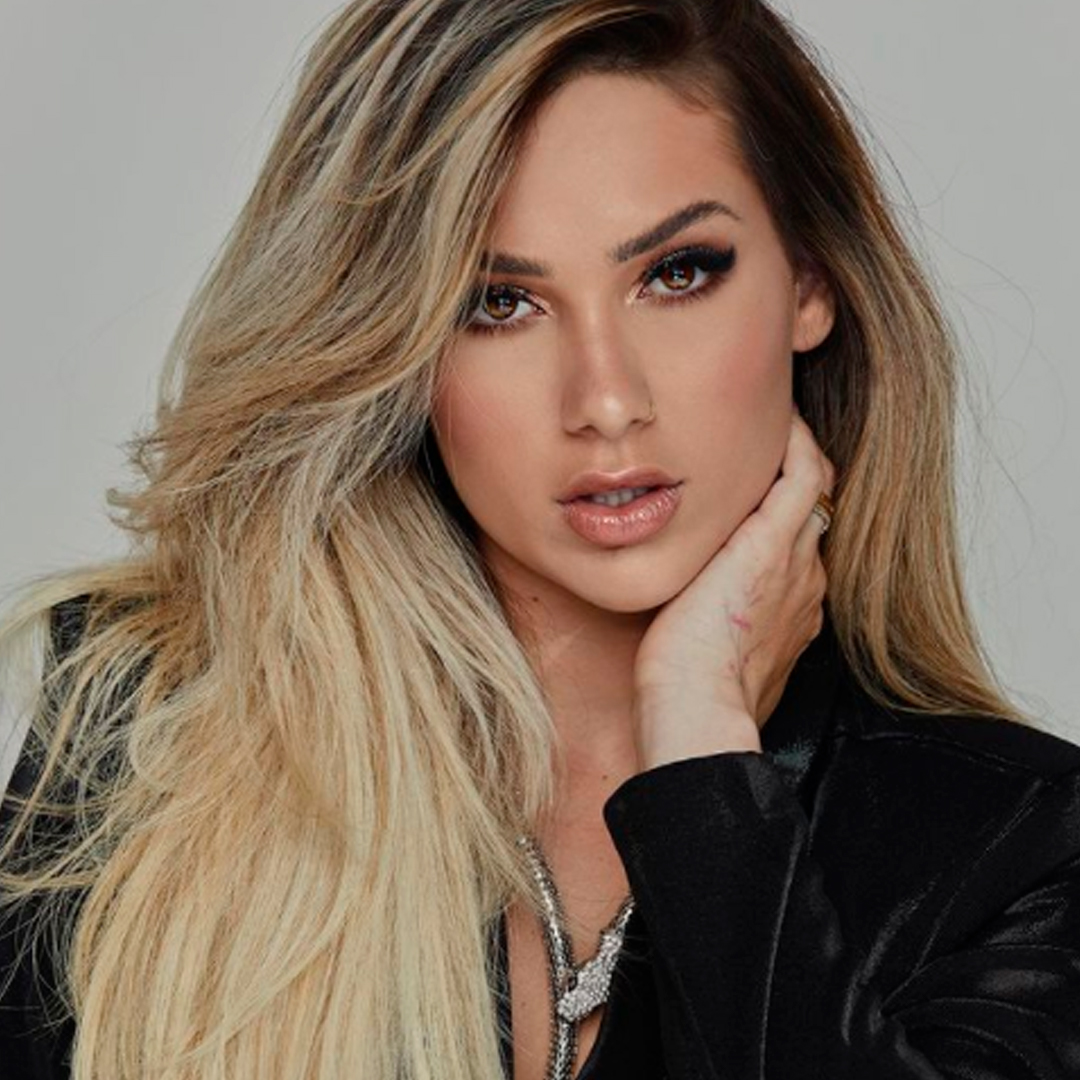 Virginia Fonseca passa mal em voo e publica clique no hospital: <I>Tem dia que o corpo te obriga a parar</i>