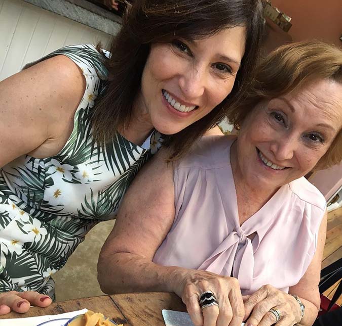Morte de Nicette Bruno completa um ano e filha da atriz, Beth Goulart se declara: -<i>Um ano sem seu sorriso, mas não sem seu amor</i>