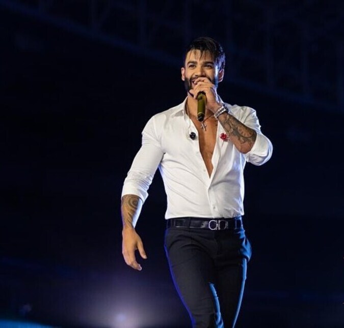 Veículo com equipe de Gusttavo Lima capota após <i>show</i> na Paraíba