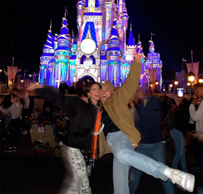 Sasha Meneghel e Bruna Marquezine curtem final de ano na Disney; veja
