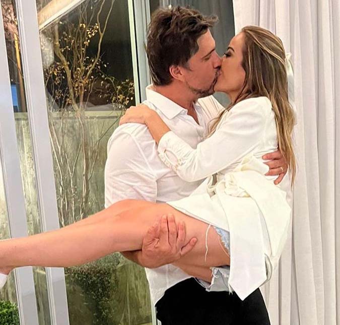 Leo Chaves revela ter se casado recentemente: <i>Privilégio ter você como minha esposa</i>