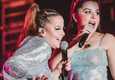 Maiara e Maraisa prestam homenagem para Maurílio durante <I>show</i>