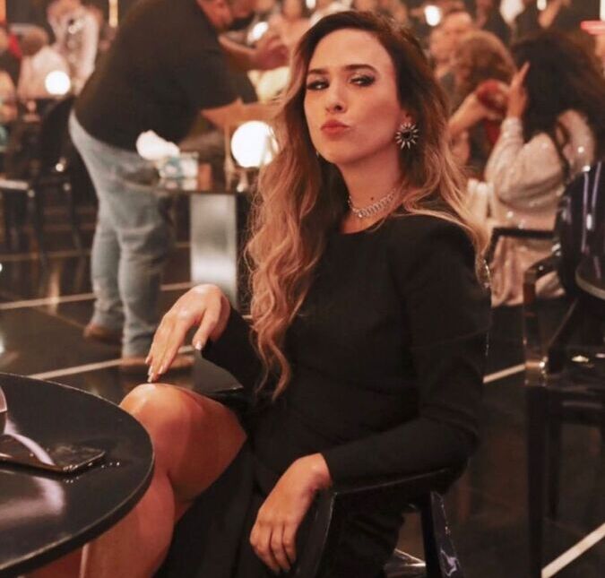 Tatá Werneck ganha Troféu Paulo Gustavo e internautas reagem: <i>Merece todos os prêmios</i>