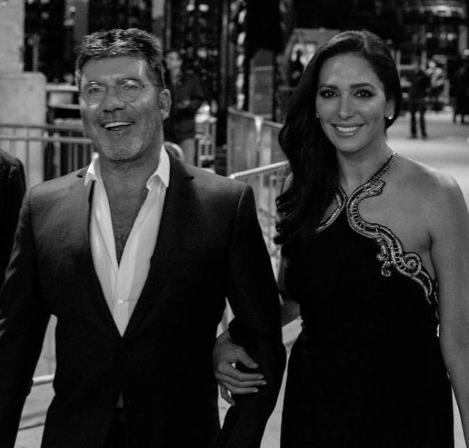 Noivos! Simon Cowell pede Lauren Silverman em casamento, diz revista!