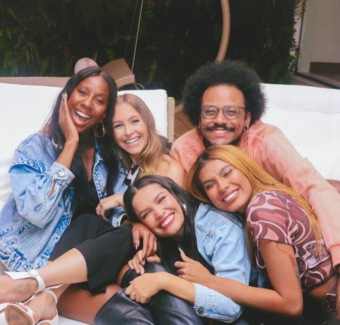 Camilla de Lucas, Carla Diaz, Juliette Freire, Pocah e João Luiz fizeram isso no BBB21. Mesmo após um ano desde o fim do programa, o grupinho permanece unido e curtindo vários momentos juntinhos.