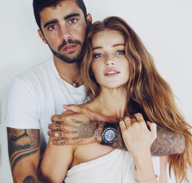 Esposa de Pedro Scooby, Cintia Dicker diz estar acostumada com os <i>apagões</i> do marido: <i>É o jeito dele</i>