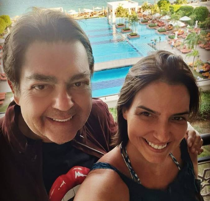 Esposa de Faustão parabeniza estreia do programa: <I>Estamos super felizes</i>