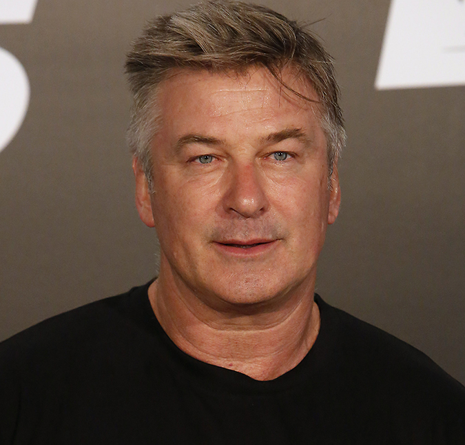 Alec Baldwin é processado por difamação por irmã de fuzileiro naval morto, entenda!