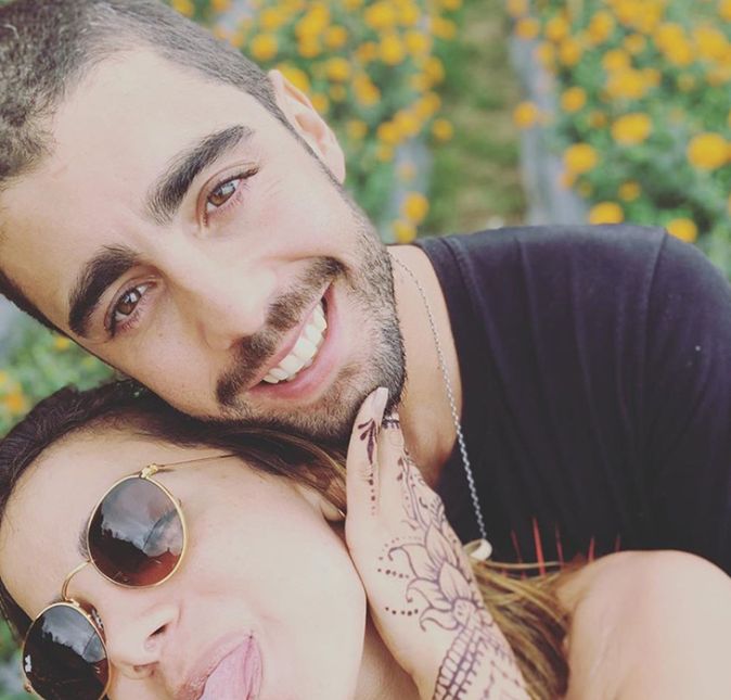 Com Pedro Scooby, seu ex-namorado, no BBB22, ela elogiou o surfista nas redes sociais. O papo aconteceu após um fã brincar com a cantora sobre ela ter um ex-namorado em praticamente todo reality: Hahahaha verdade... Mas desse aí vocês vão gostar até o final tenho quase certeza, disse a artista.