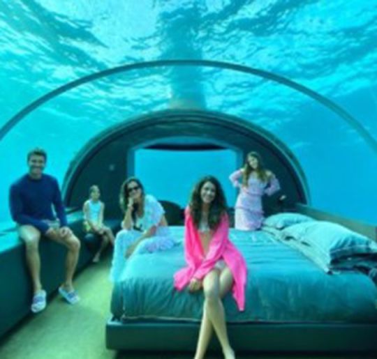 Rodrigo Faro passa férias nas Maldivas em hotel que tem diárias até 100 mil reais! Veja as diárias de hotéis mais caras que os famosos já pagaram!