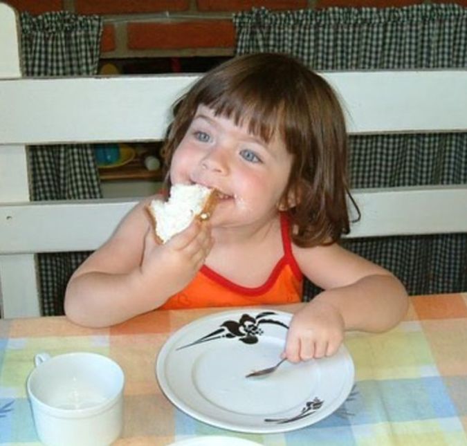 Jade Picon nasceu em 24 de setembro de 2001. Ela é filha de Monica Santini Froes, engenheira agrônoma, e Carlos Picon, empresário. Seus pais são separados há mais de dez anos, mas isso nunca foi uma questão muito grande para a influenciadora.