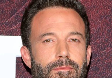 Ben Affleck admite que já teve pôster de Prince seminu em seu quarto
