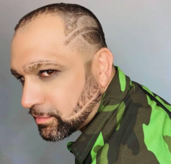 Evandro Santo desabafa sobre o vício em drogas durante programa: <i>Eu precisava sair de mim</i>