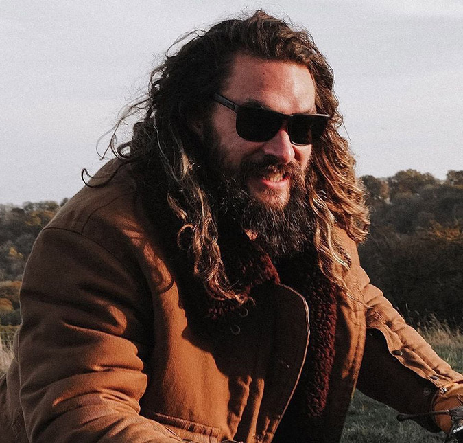 Após separação, Jason Momoa vai morar em <I>trailer</i> no quintal de amigo