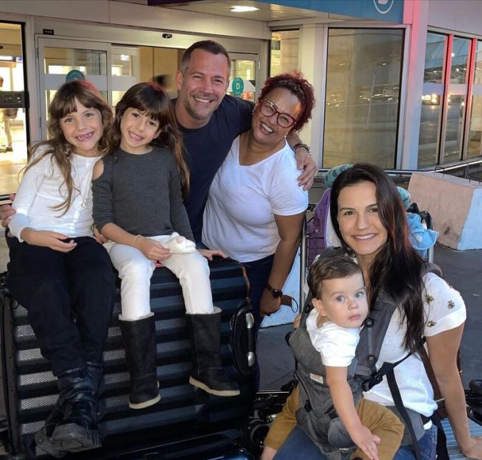 Nas redes sociais, logo no início do 2022, o ator posou com a família durante uma viagem. Olha o tamanho de Rayan! Nas redes sociais, logo no início do 2022, o ator posou com a família durante uma viagem. Olha o tamanho de Rayan!