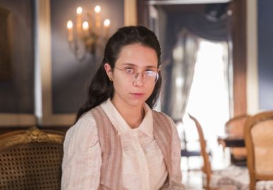 Dolores tem uma ideia de como encontrar a filha. Confira os resumos dos últimos capítulos de <i>Nos Tempos do Imperador</i>!