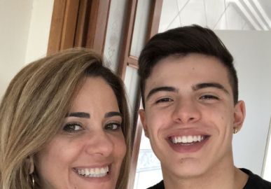 Mãe de Thomaz Costa reprova <I>OnlyFans</i> do ator, entenda!