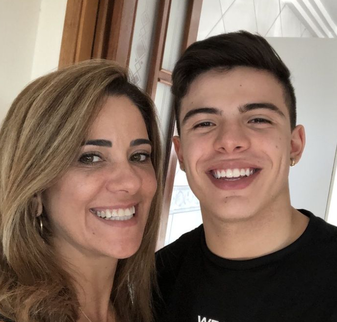 Mãe de Thomaz Costa reprova <I>OnlyFans</i> do ator, entenda!