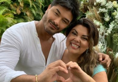Fabiana Karla posa ao lado do marido e fãs ficam enlouquecidos