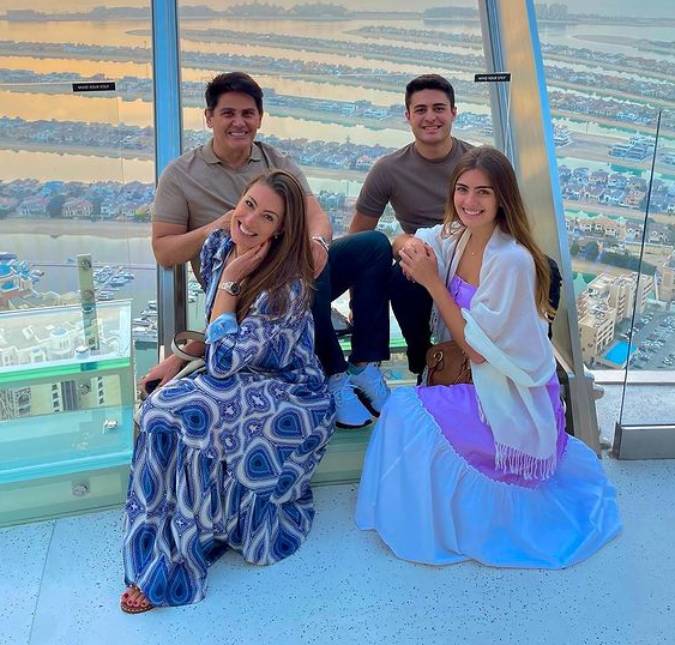 César Filho, Elaine Mickely e filhos curtem férias em Dubai: <I>Momentos inesquecíveis</i>