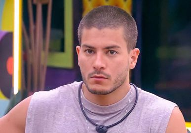 Maíra Cardi fala sobre alimentação de Arthur Aguiar no <i>BBB22</I>: <i>Quando você come exageradamente, é uma fuga</i>