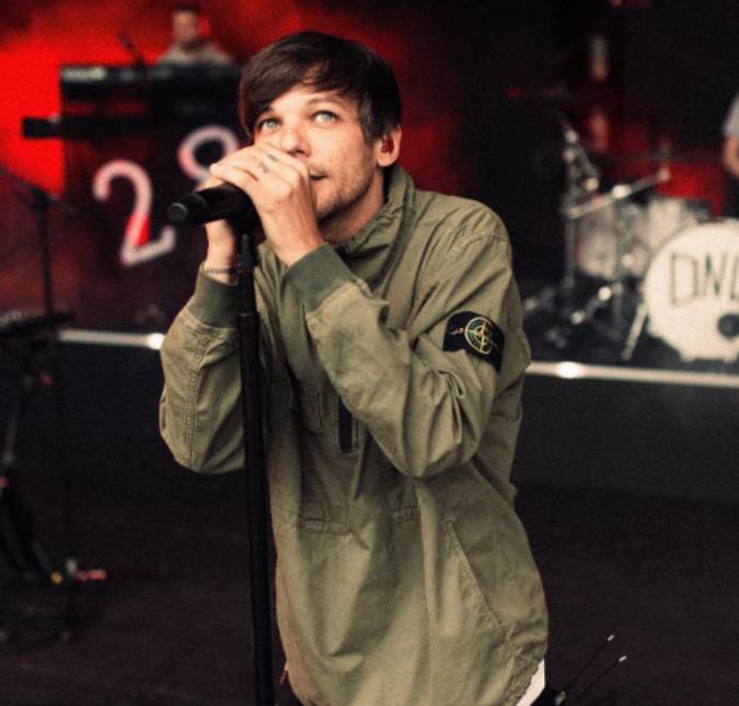 Louis Tomlinson faz sucesso nas redes sociais após primeiro <i>show</i> de sua nova turnê