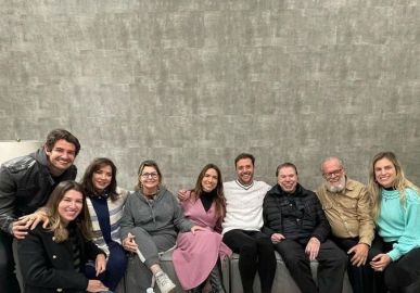 Silvio Santos participa de culto com a família nos Estados Unidos