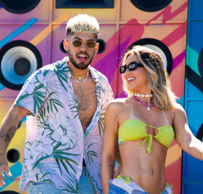 No começo de 2022, a influenciadora foi até suas redes sociais comentar o quão feliz estava de participar de mais um lançamento de música e clipe na carreira do marido e não mediu esforços para a fofura: Mais uma!!!! Mais uma pra galera, mais uma que estou ao seu lado acompanhando toda sua dedicação com a música, toda sua ansiedade no dia do lançamento, todo seu esforço nas gravações, mais uma de muitas que virão se Deus quiser!! Você é sucesso @zefelipecantor, vocé luz e merece tudo que vem acontecendo na sua vida!!! Estarei sempre aqui do seu lado pra te aplaudir e comemorar junto com você suas conquistas!!! E também não poderia deixar de agradecer VOCÊS, nossos seguidores, que também estão com a gente SEMPRE!! VOCÊS fazem acontecer, é a maior parte disso tudo!! OBRIGADAAAAAA!!! Bora pra mais uma, que Deus nos abençoe, XAAMAA!!!.