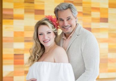 Edson Celulari revela que vai participar do parto da filha: <I>Não só assistir, como ajudar a Karin também</i>