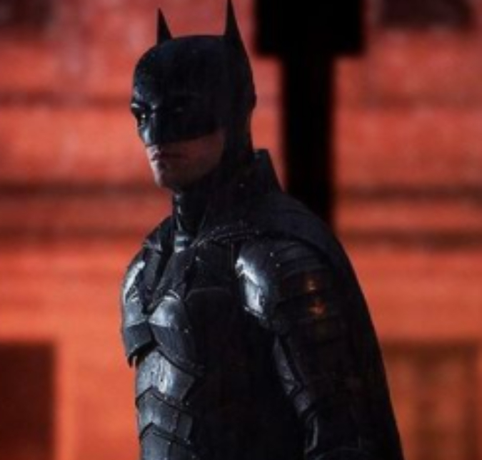 Robert Pattinson compara a personalidade de <i>Batman</i> com a de um dependente químico